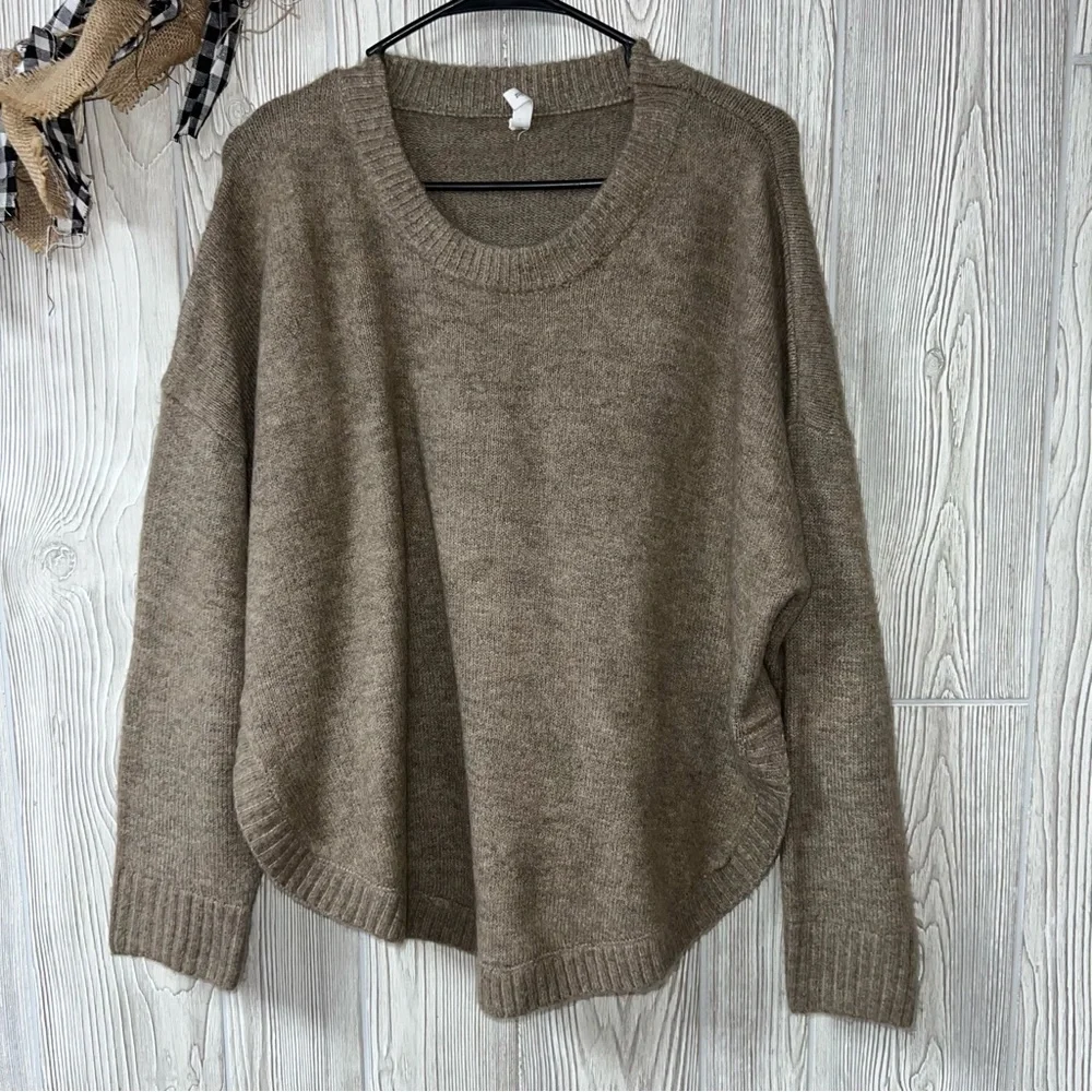 Dry goods wishlist trudy Pullover Shirttail Sweater taupe nwot size S/M